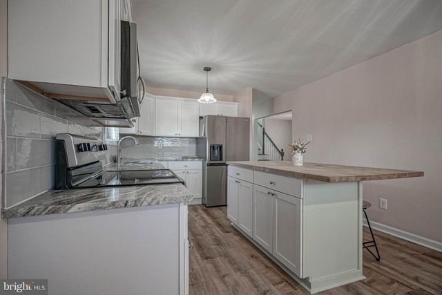 308 E COLLINGS DR, Williamstown, NJ 08094