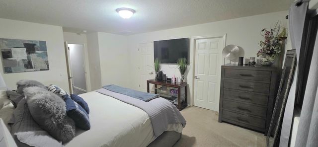 5892 W Garland Avenue, Fresno, CA 93722