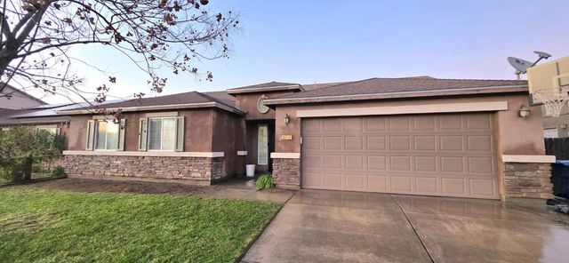 5892 W Garland Avenue, Fresno, CA 93722