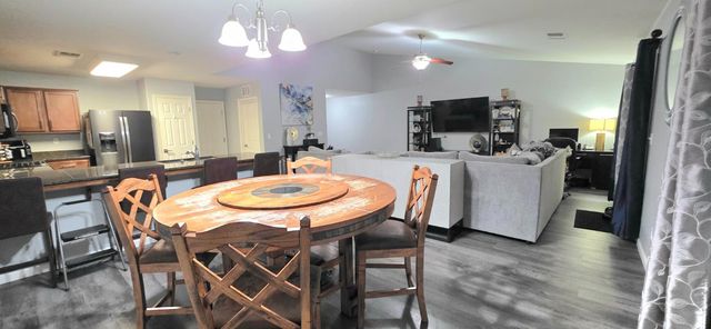 5892 W Garland Avenue, Fresno, CA 93722