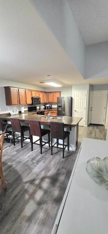 5892 W Garland Avenue, Fresno, CA 93722