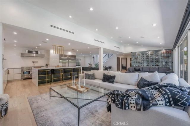 17043 Gunther Street, Granada Hills, CA 91344