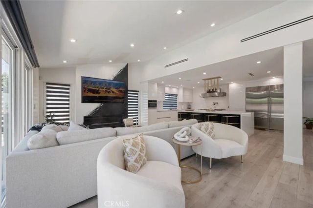 17043 Gunther Street, Granada Hills, CA 91344