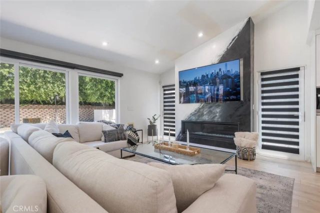 17043 Gunther Street, Granada Hills, CA 91344