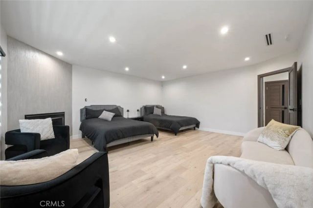 17043 Gunther Street, Granada Hills, CA 91344