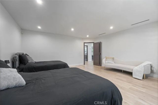 17043 Gunther Street, Granada Hills, CA 91344