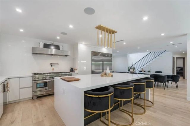 17043 Gunther Street, Granada Hills, CA 91344