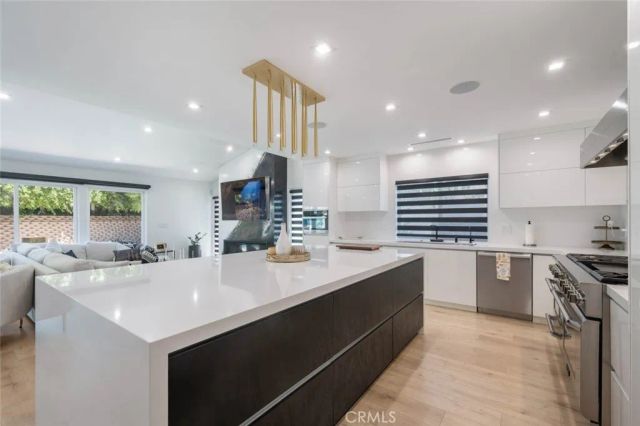 17043 Gunther Street, Granada Hills, CA 91344