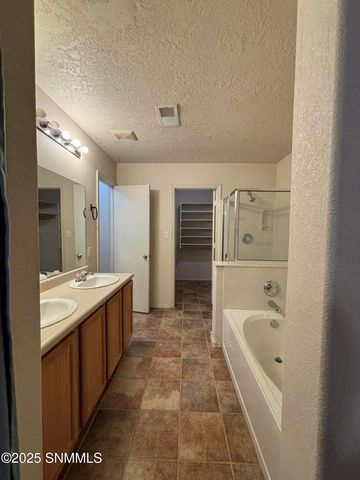 5819 Desert Peak Place, Las Cruces, NM 88012