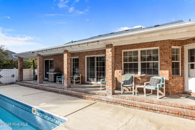 303 Pine Knoll Circle, Atlantic Beach, NC 28512