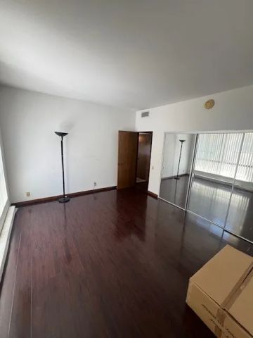 4454 Ventura Canyon Road 304, Sherman Oaks, CA 91423