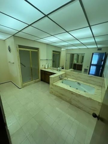 4454 Ventura Canyon Road 304, Sherman Oaks, CA 91423