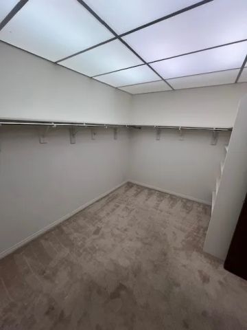 4454 Ventura Canyon Road 304, Sherman Oaks, CA 91423