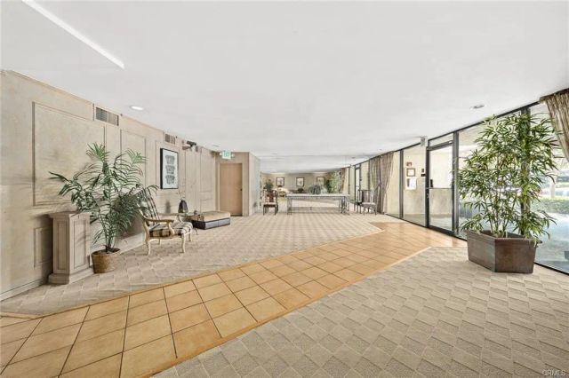 4454 Ventura Canyon Road 304, Sherman Oaks, CA 91423