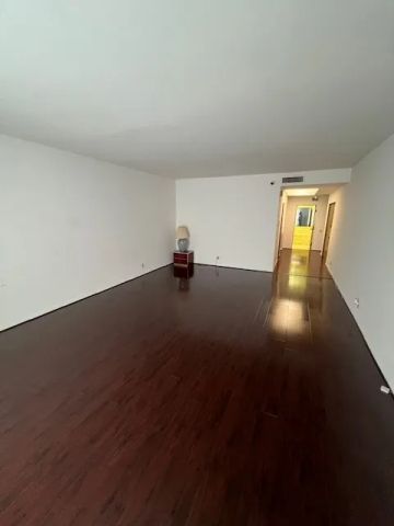 4454 Ventura Canyon Road 304, Sherman Oaks, CA 91423