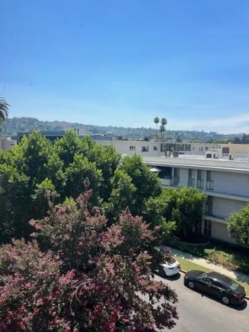 4454 Ventura Canyon Road 304, Sherman Oaks, CA 91423