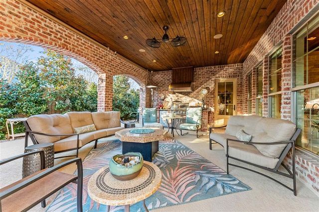 4820 Kingspoint Drive, Lake Charles, LA 70605