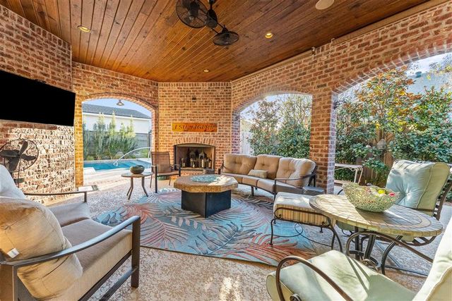 4820 Kingspoint Drive, Lake Charles, LA 70605