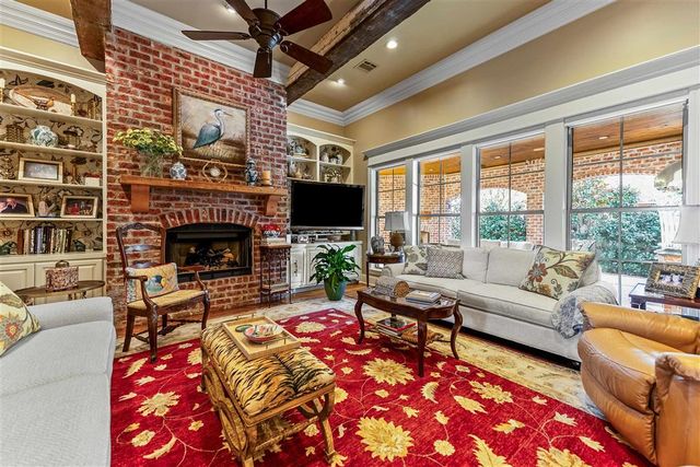 4820 Kingspoint Drive, Lake Charles, LA 70605