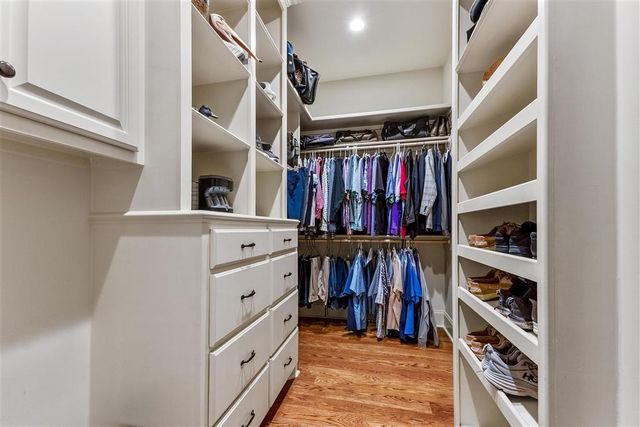 4820 Kingspoint Drive, Lake Charles, LA 70605