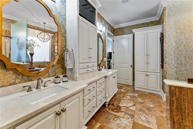 4820 Kingspoint Drive, Lake Charles, LA 70605