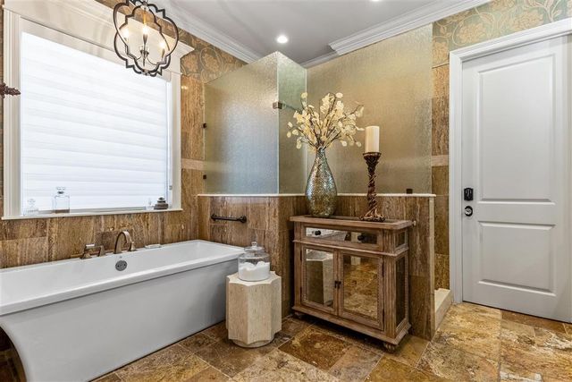 4820 Kingspoint Drive, Lake Charles, LA 70605