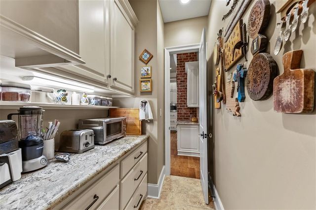 4820 Kingspoint Drive, Lake Charles, LA 70605