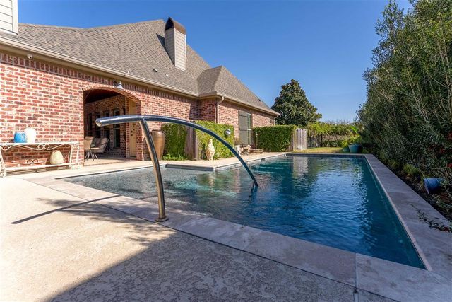 4820 Kingspoint Drive, Lake Charles, LA 70605