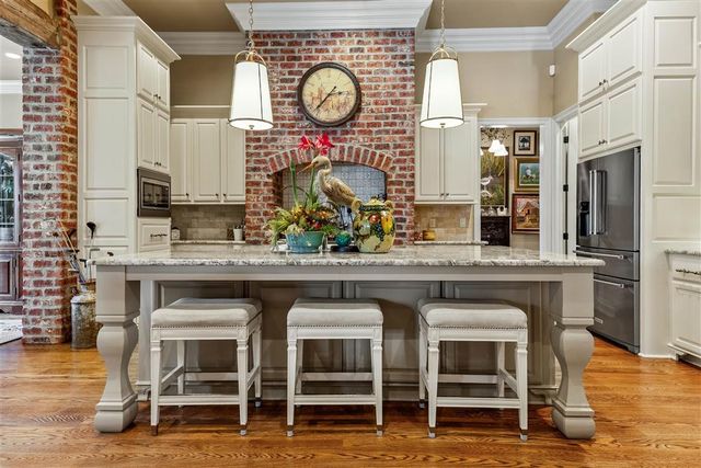 4820 Kingspoint Drive, Lake Charles, LA 70605