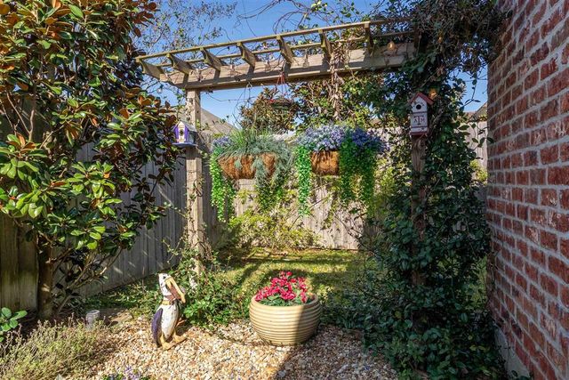 4820 Kingspoint Drive, Lake Charles, LA 70605