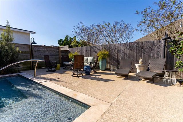 4820 Kingspoint Drive, Lake Charles, LA 70605