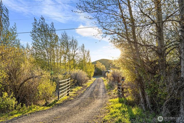 221 Cross Creek Dr, Ellensburg, WA 98926