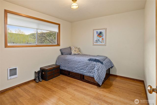 221 Cross Creek Dr, Ellensburg, WA 98926