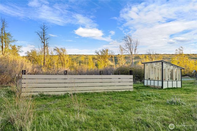221 Cross Creek Dr, Ellensburg, WA 98926