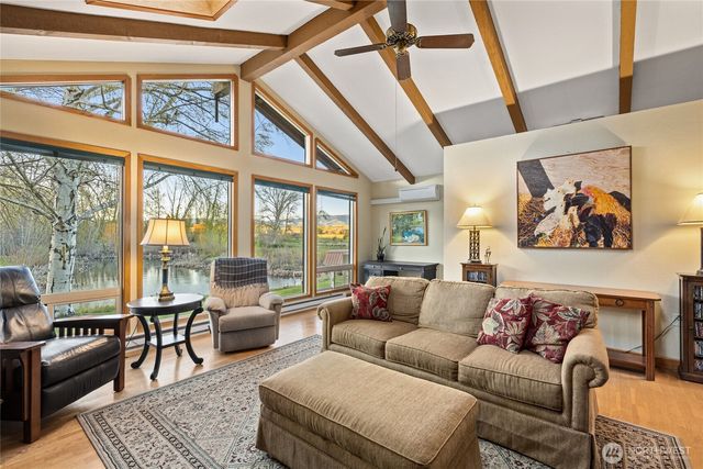 221 Cross Creek Dr, Ellensburg, WA 98926