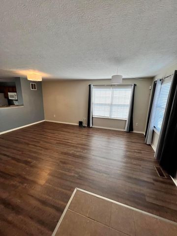 952 Hartford Village Boulevard, Columbus, OH 43228