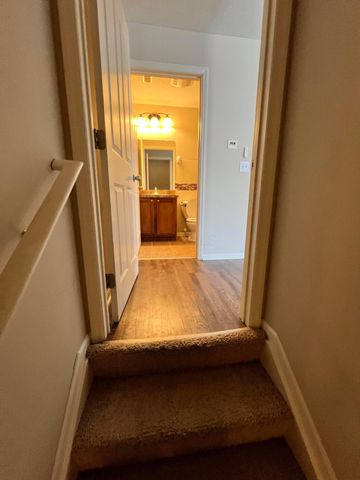 952 Hartford Village Boulevard, Columbus, OH 43228