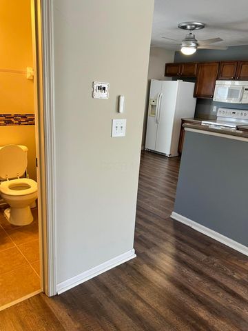 952 Hartford Village Boulevard, Columbus, OH 43228