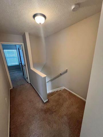 952 Hartford Village Boulevard, Columbus, OH 43228