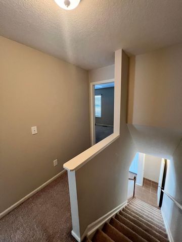 952 Hartford Village Boulevard, Columbus, OH 43228