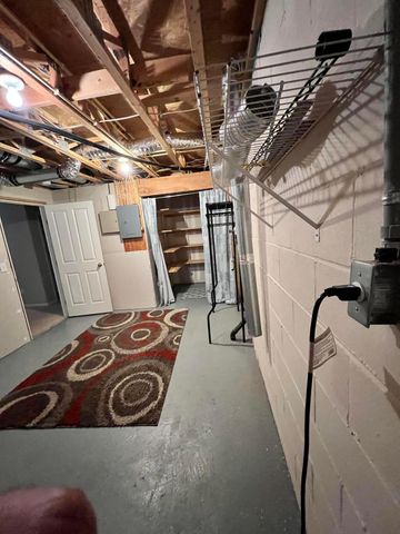 952 Hartford Village Boulevard, Columbus, OH 43228