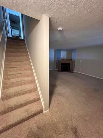 952 Hartford Village Boulevard, Columbus, OH 43228