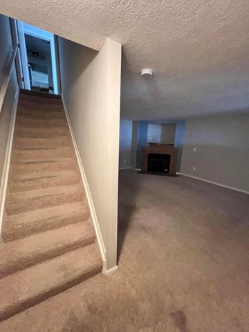 952 Hartford Village Boulevard, Columbus, OH 43228