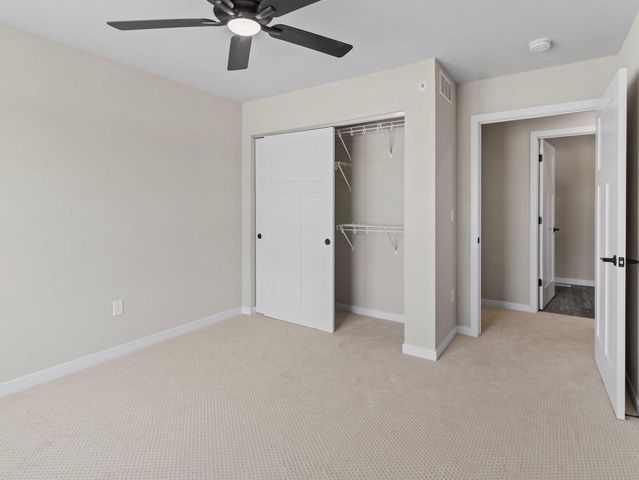 W194N16740 Eagle DRIVE #8, Jackson, WI 53037