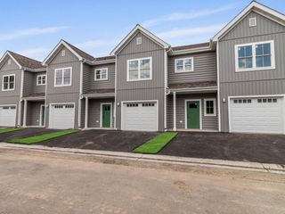 W194N16740 Eagle DRIVE #8, Jackson, WI 53037