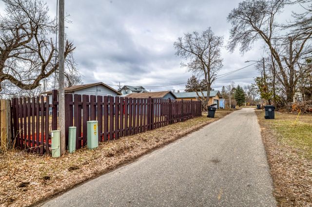 721 21st Street NW, Bemidji, MN 56601