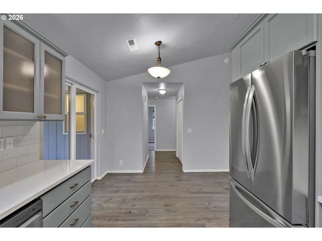 340 54TH St, Springfield, OR 97478