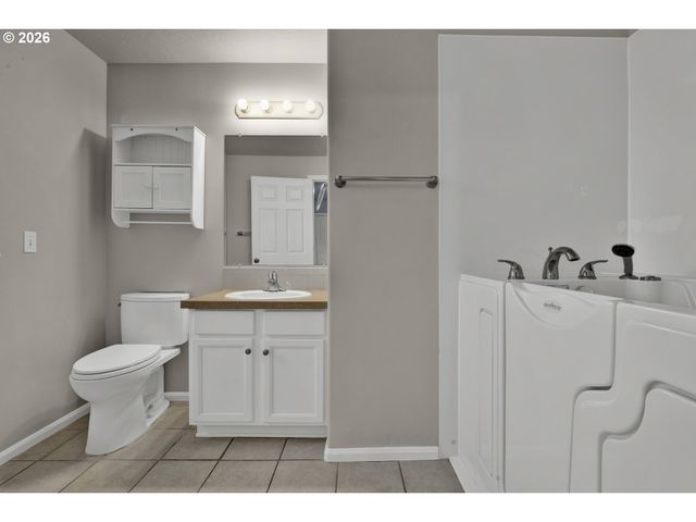 340 54TH St, Springfield, OR 97478