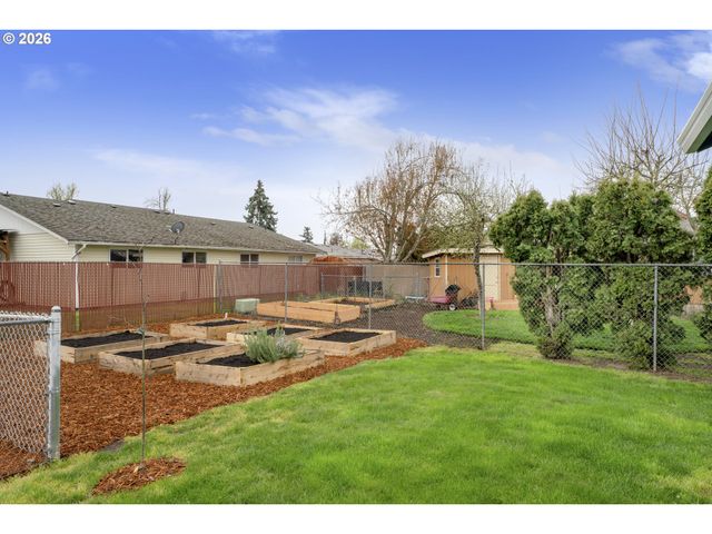 340 54TH St, Springfield, OR 97478