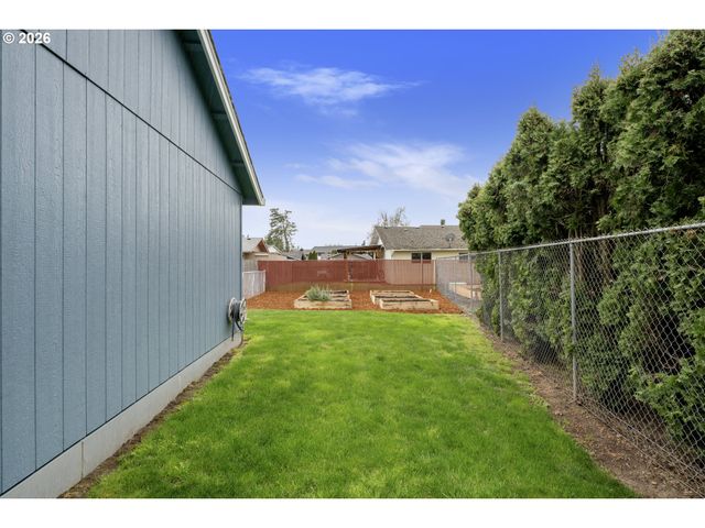 340 54TH St, Springfield, OR 97478